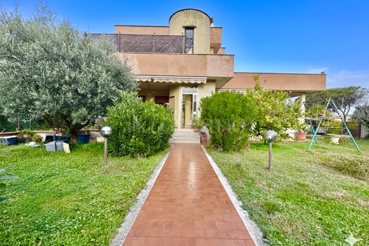 Villa in vendita di 320 mq a €299.000 (rif. 1/2026)