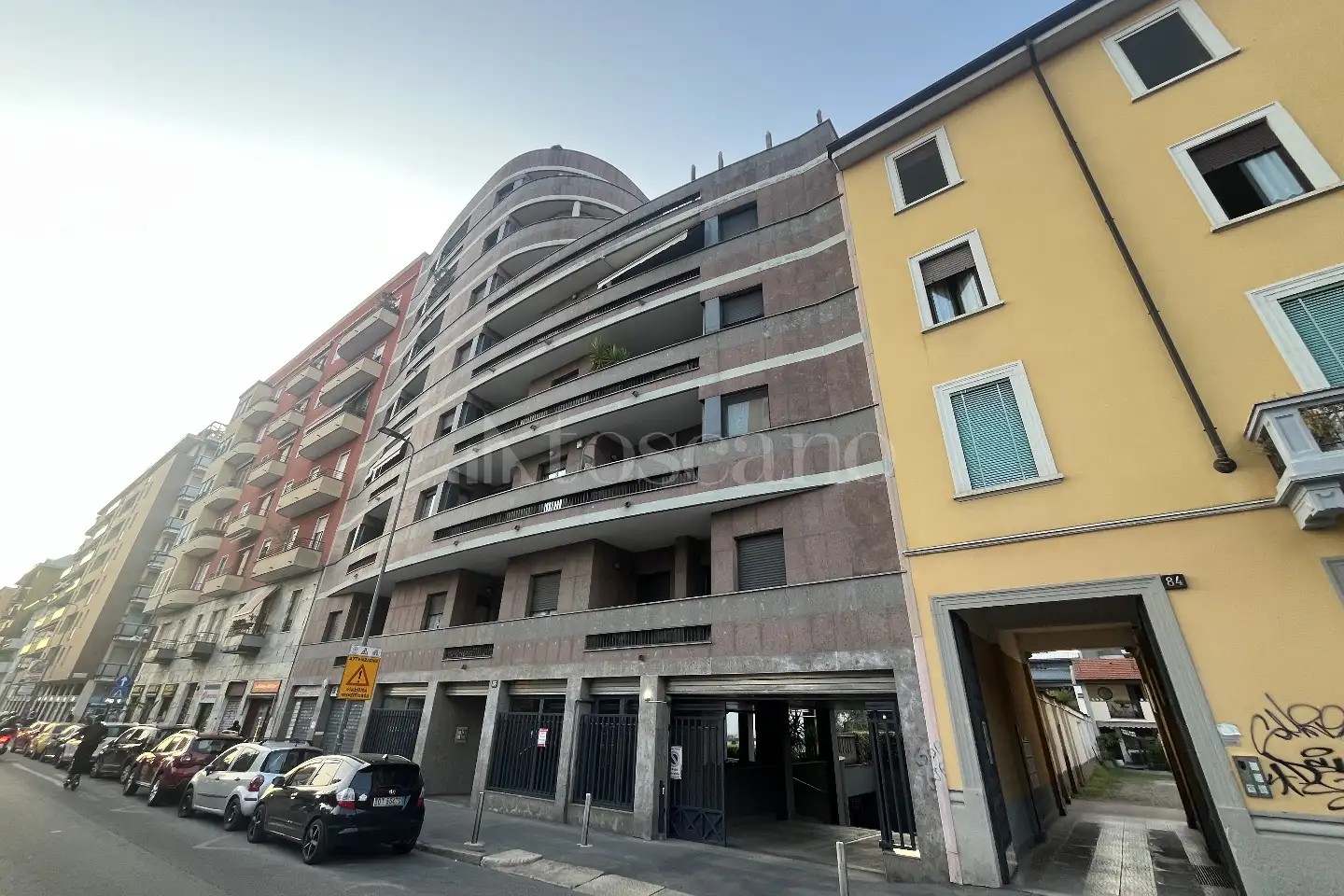 box auto in vendita a Milano in zona Lorenteggio