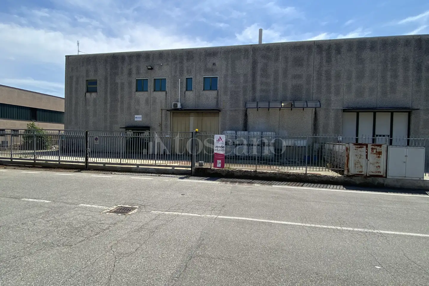 Capannone in vendita di 720 mq a €300,000 (rif. TS0204VE)