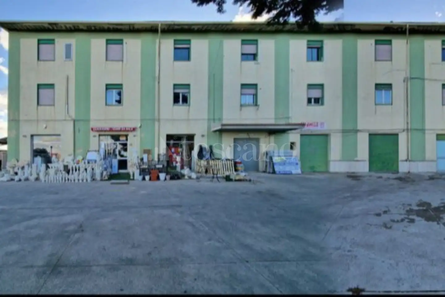 Palazzo in vendita di 2.400 mq a €1.390.000 (rif. 24/2026)