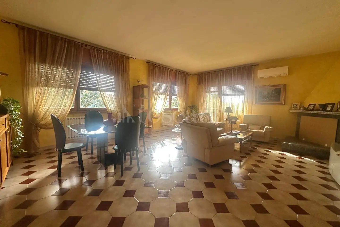 Attico in vendita di 146 mq a €369.000 (rif. 11/2025)