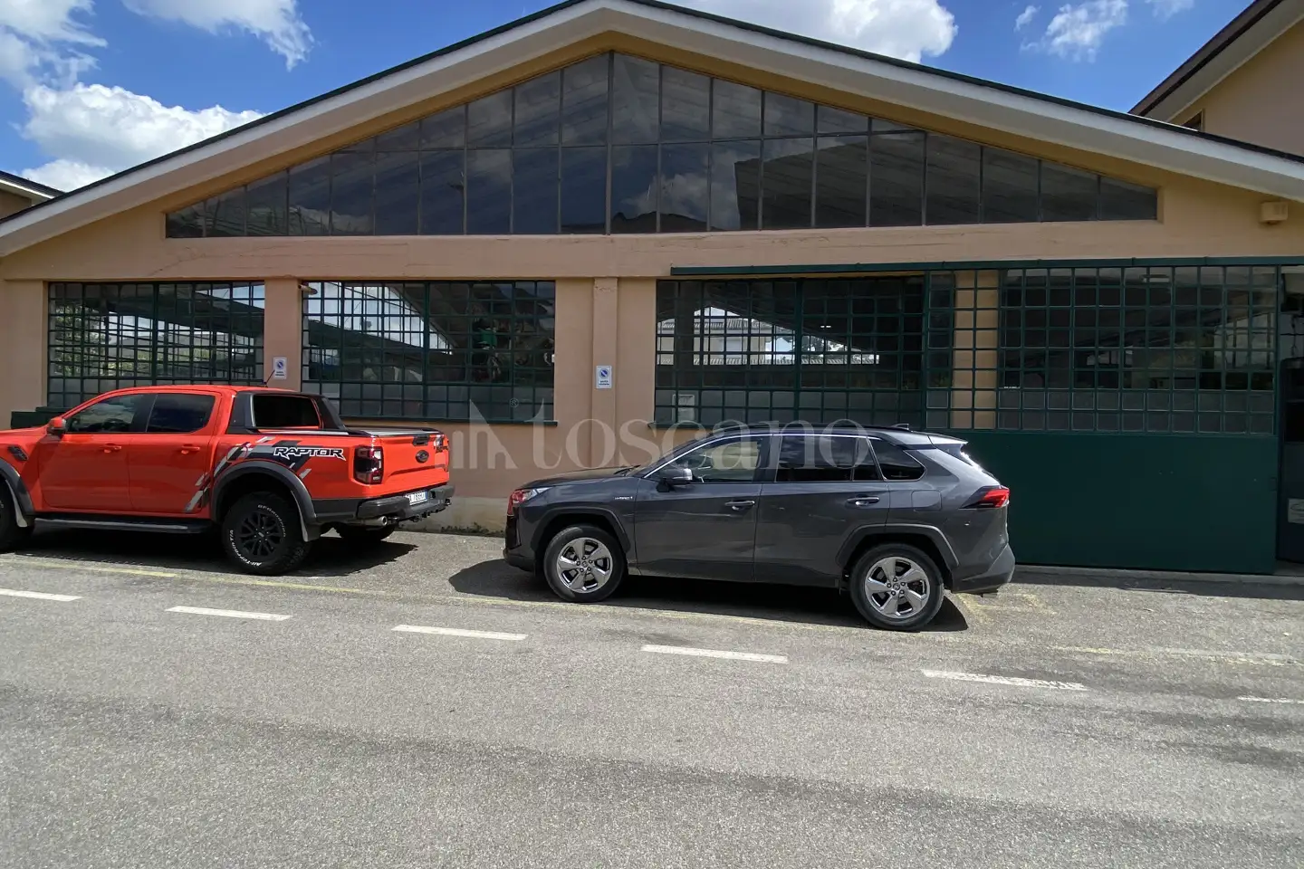 Capannone in vendita di 555 mq a €2,200 (rif. MRE4226VA)