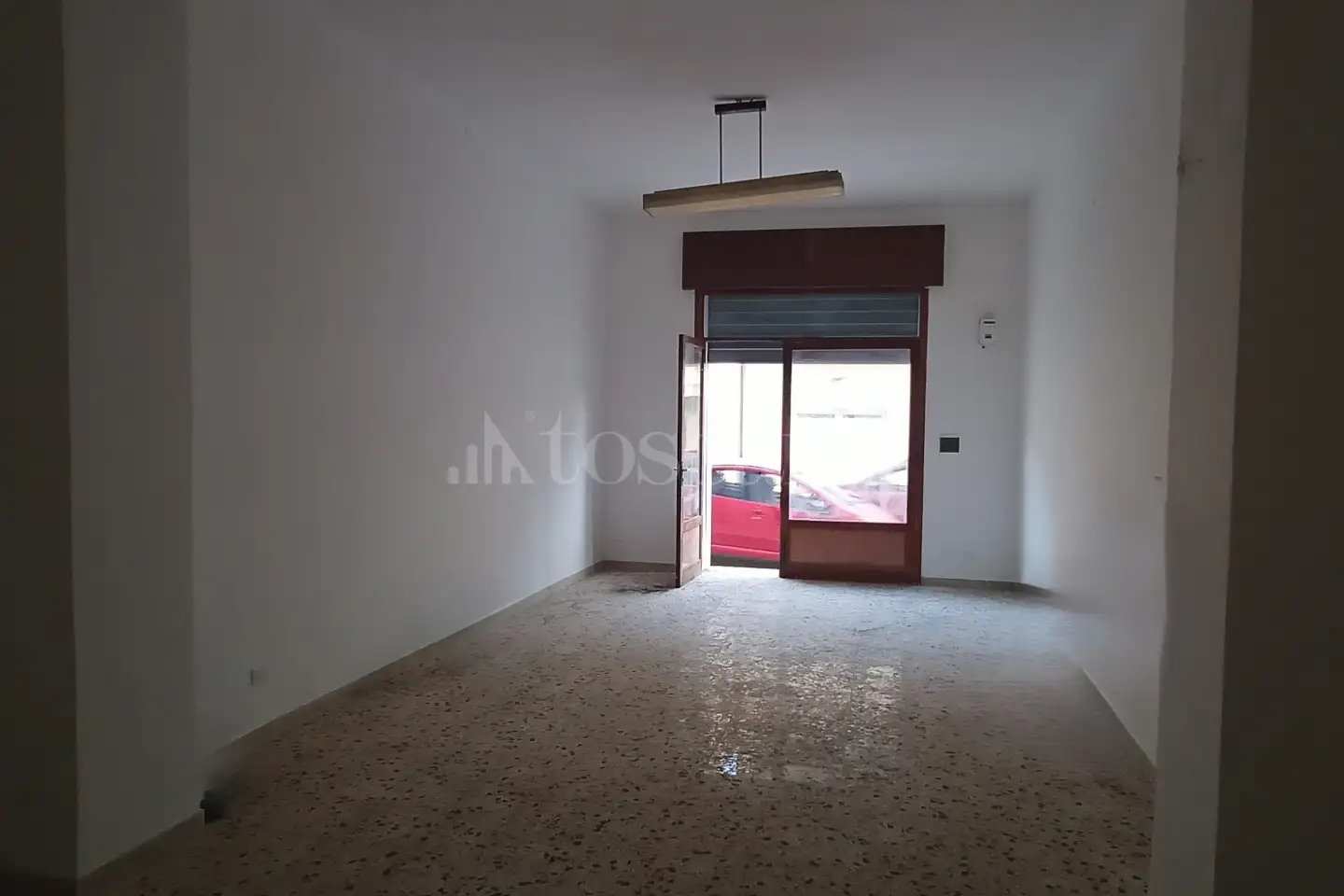 Negozio in affitto di 45 mq a €400 (rif. 56/2025)