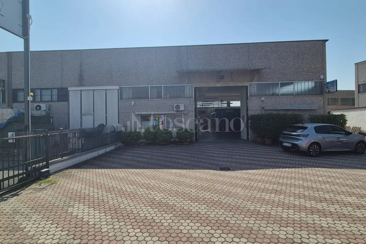 Capannone in vendita di 300 mq a €250,000 (rif. TS0108VE)