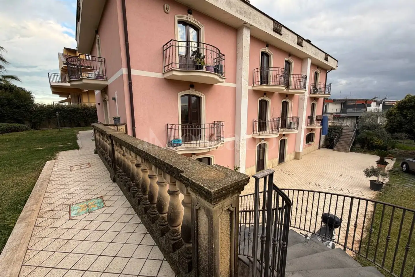 Villa Bifamiliare in vendita di 265 mq a €648.000 (rif. 215/2025)