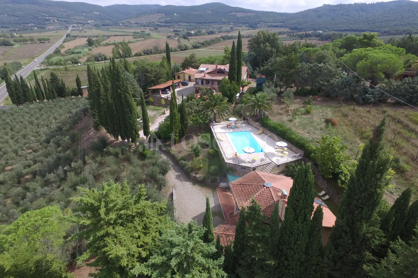 Villa Plurifamiliare in vendita di 800 mq a €1.390.000 (rif. 26/2024)