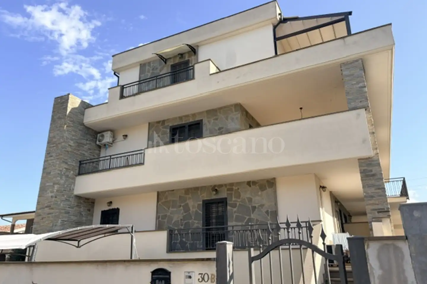 Casa Indipendente in vendita di 160 mq a €250.000 (rif. 76/2026)