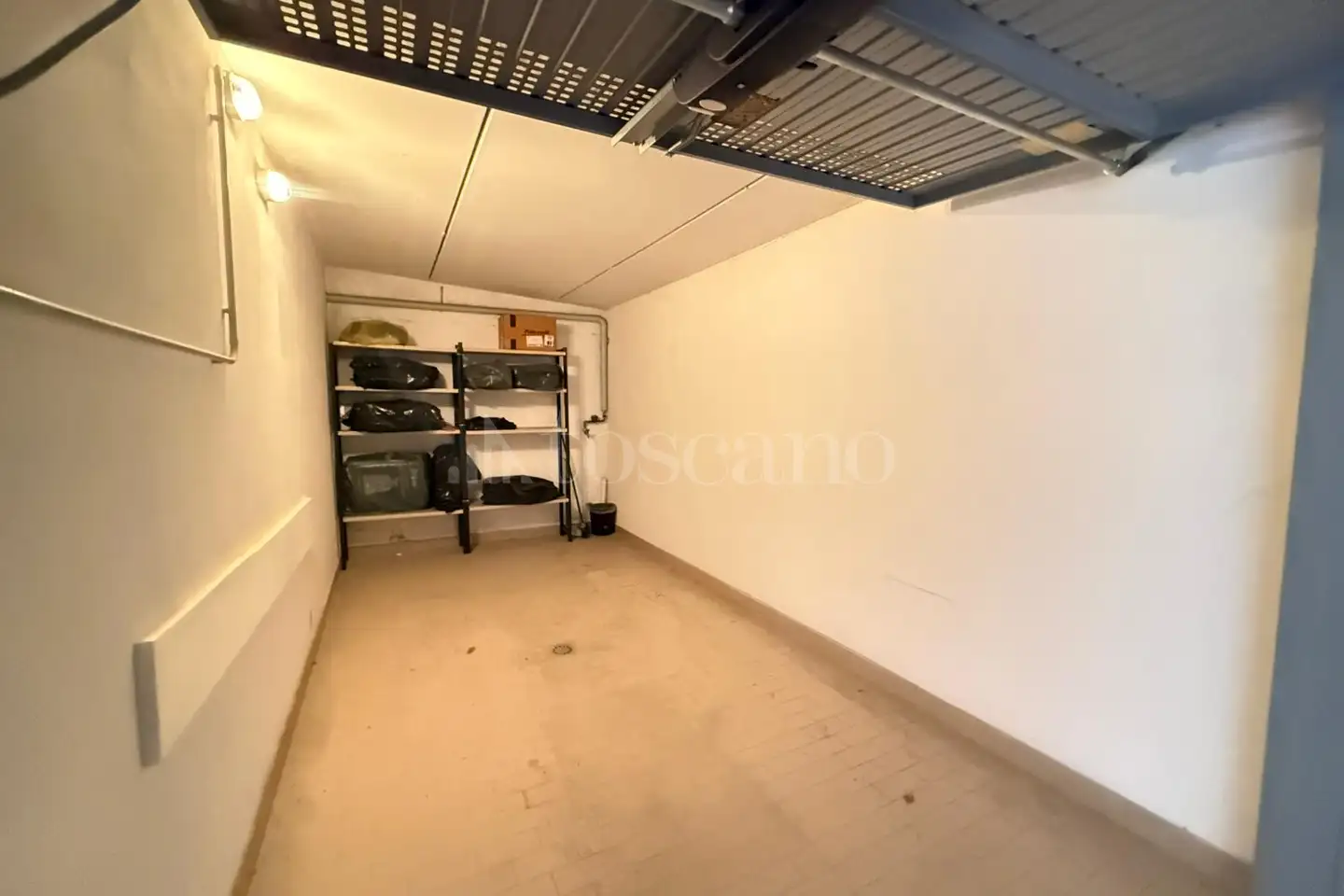 Box in vendita di 16 mq a €24.000 (rif. 26/2026)