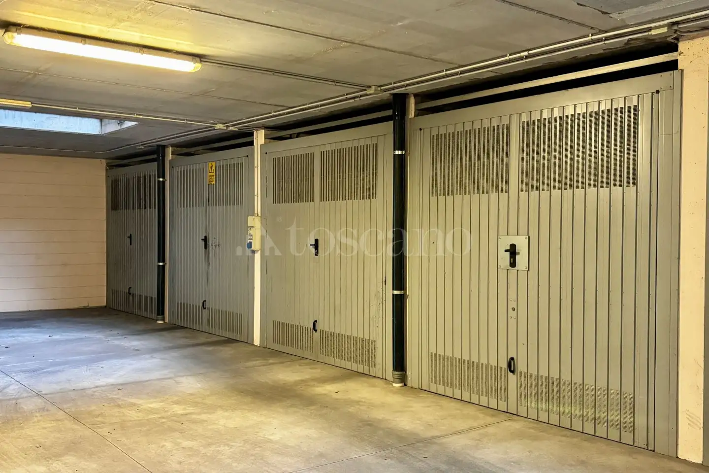 Box in vendita di 15 mq a €37.000 (rif. 9/2026)