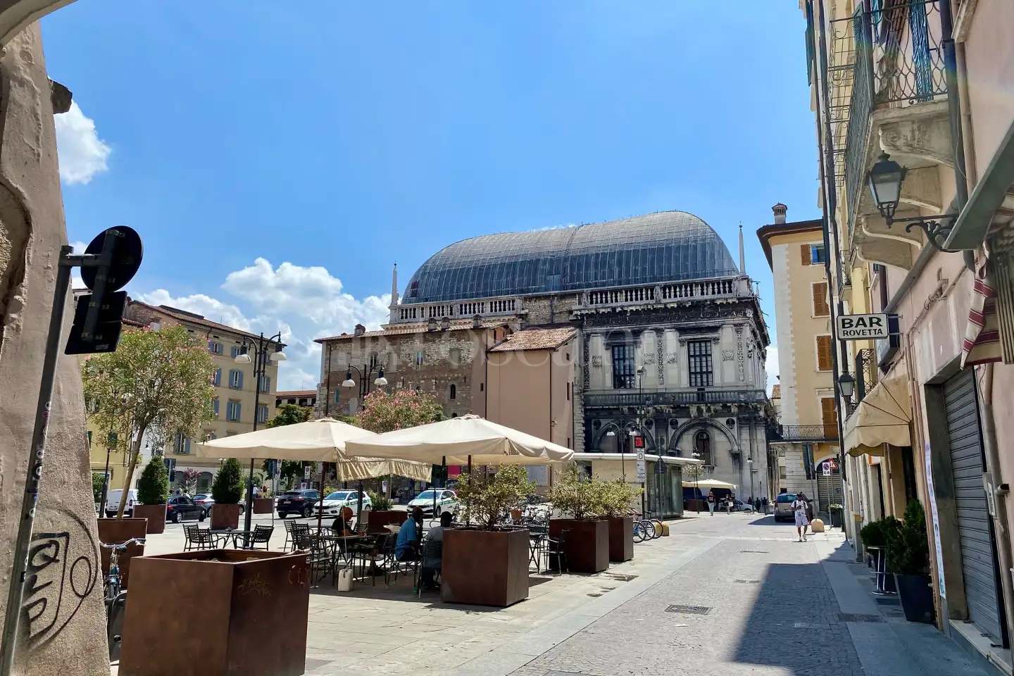 Negozio in affitto di 70 mq a €750 (rif. 29/2025)