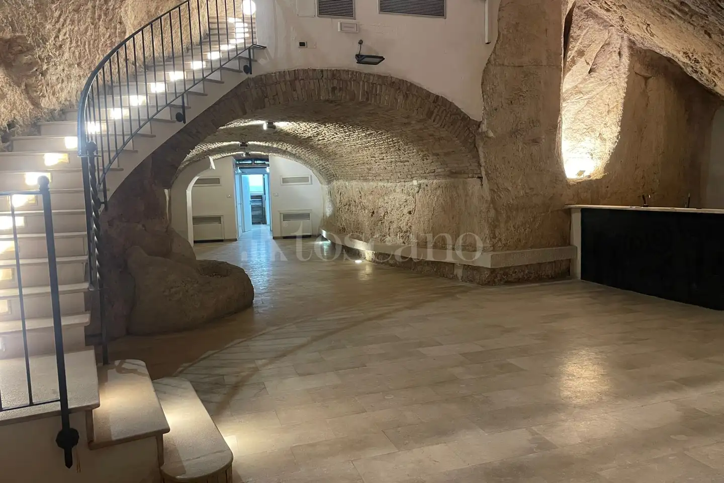 Negozio in affitto di 230 mq a €3.500 (rif. 116/2025)