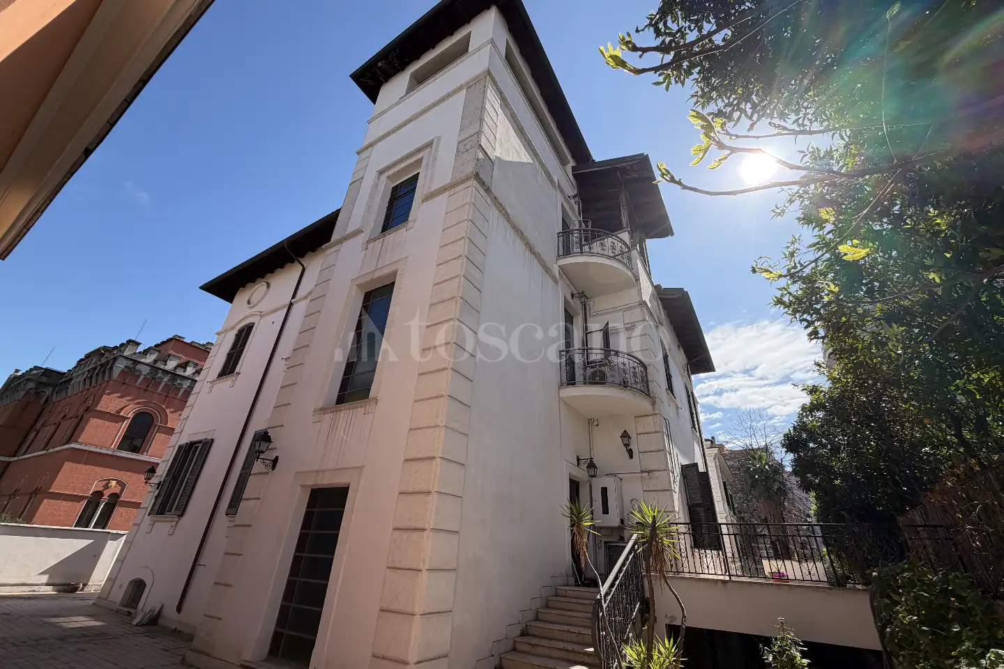 Palazzo in vendita di 800 mq a €5.350.000 (rif. 9/2026)
