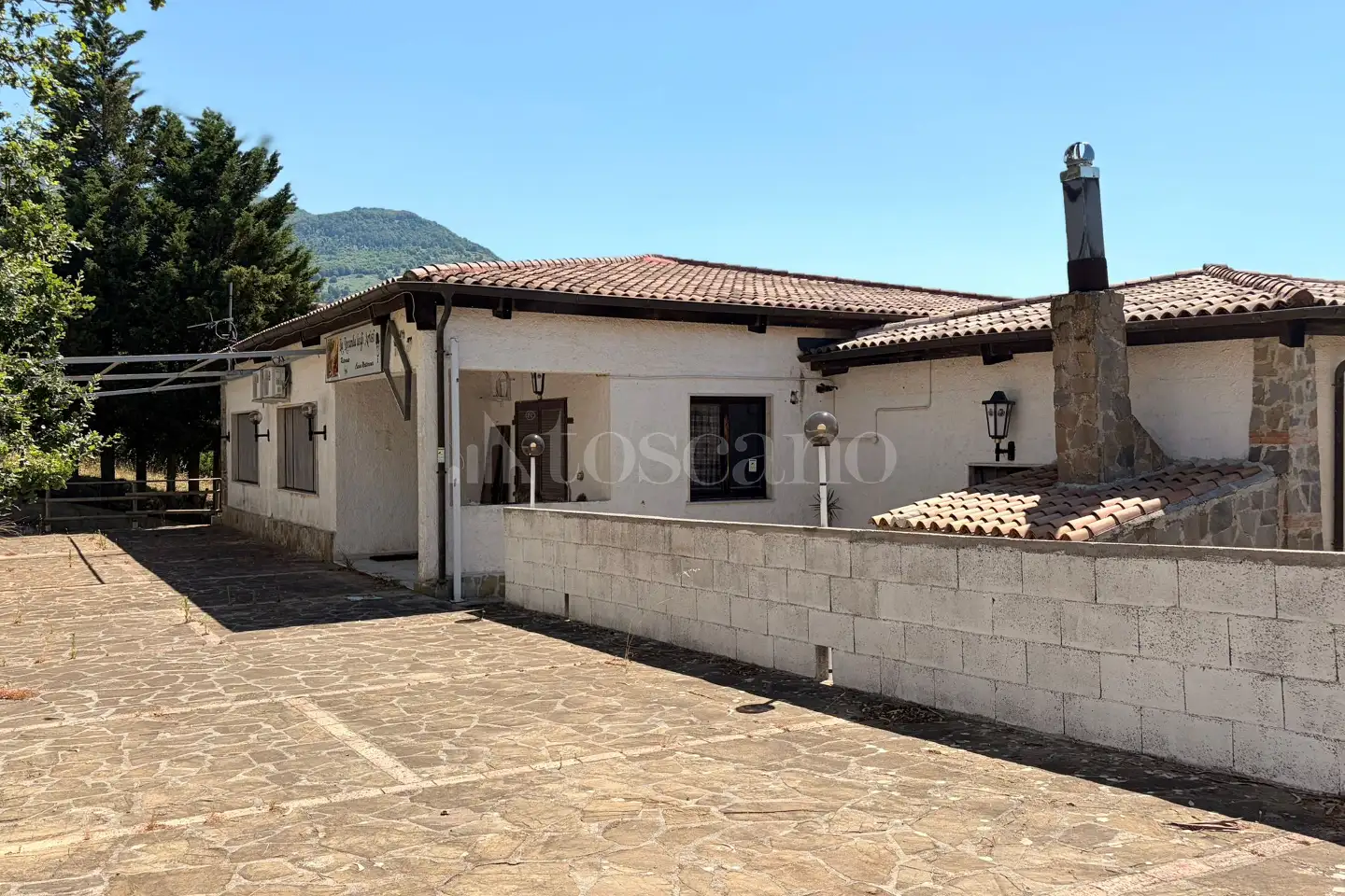 Villa in vendita di 360 mq a €250.000 (rif. 4/2026)