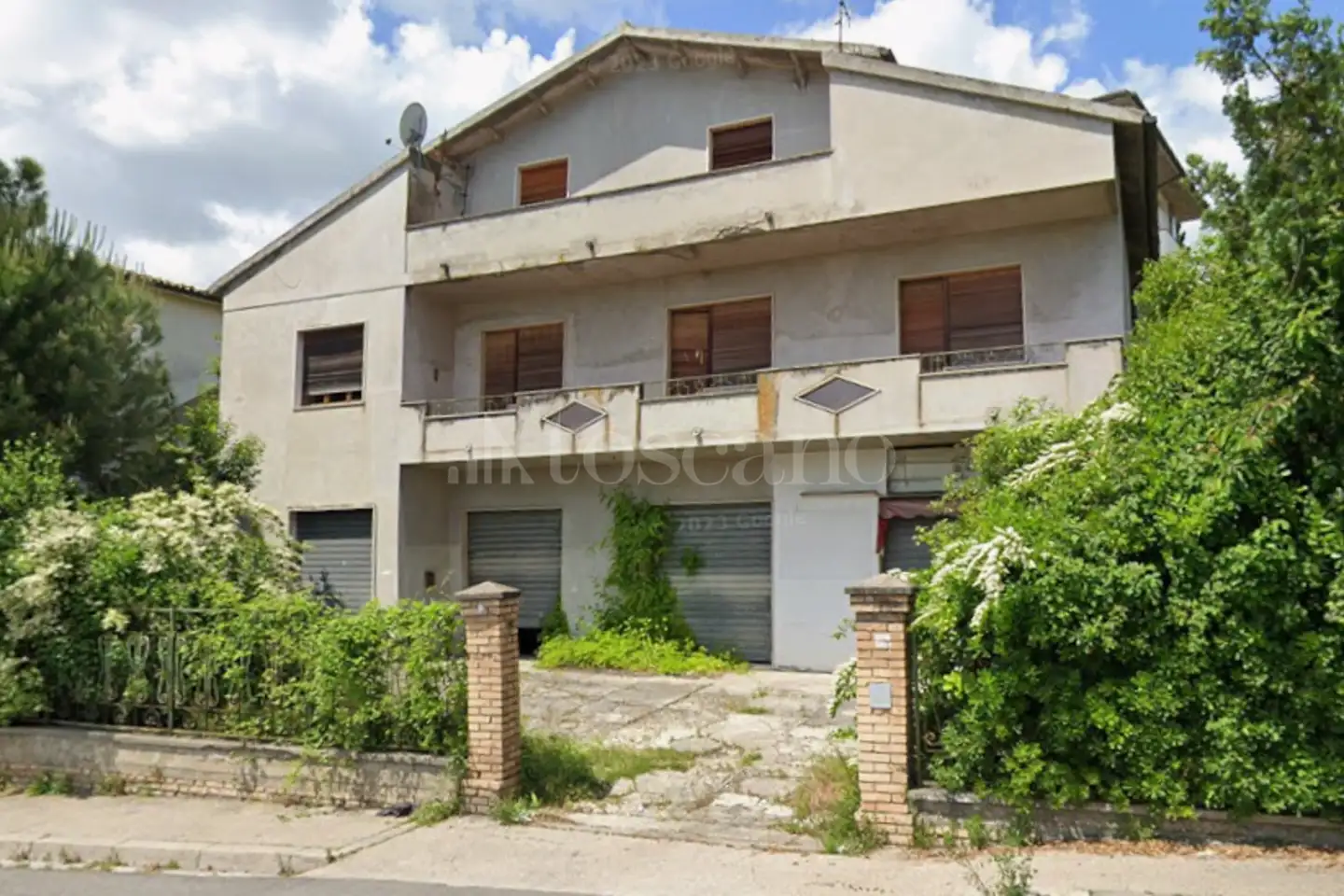 Villa Bifamiliare in vendita di 276 mq a €159.000 (rif. 10/2026)