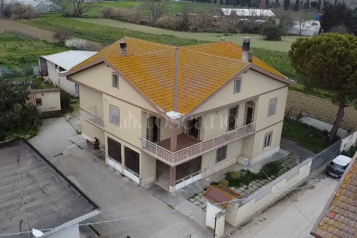 Casa Indipendente in vendita di 534 mq a €255.000 (rif. 1/2026)