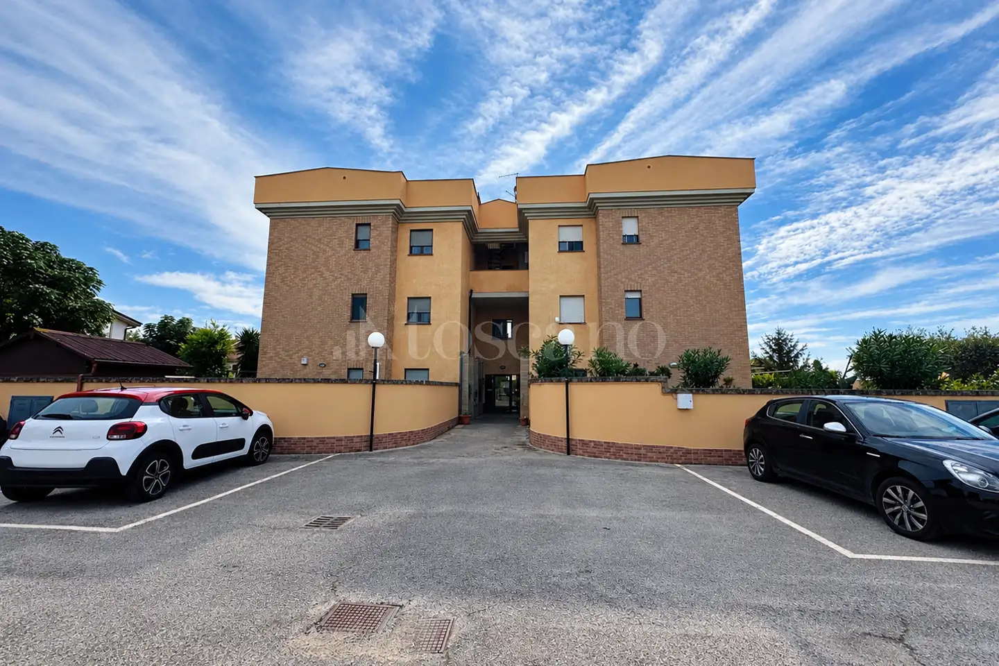 appartamento in vendita ad Aprilia in zona Campo di Carne