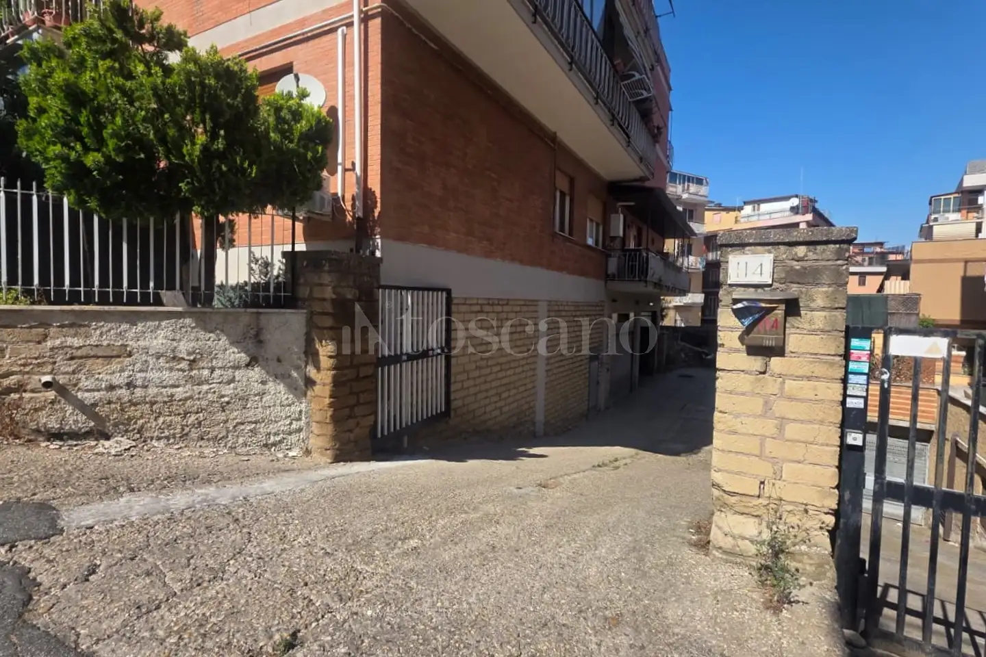 Posto Auto in vendita di 232 mq a €199.000 (rif. 18/2026)