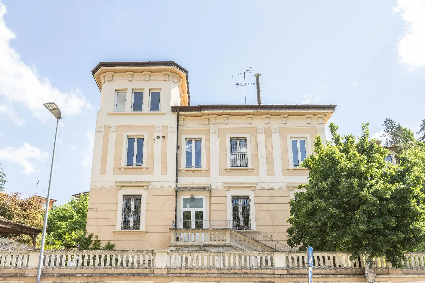 Villa in vendita di 800 mq a €3.500.000 (rif. 22/2026)