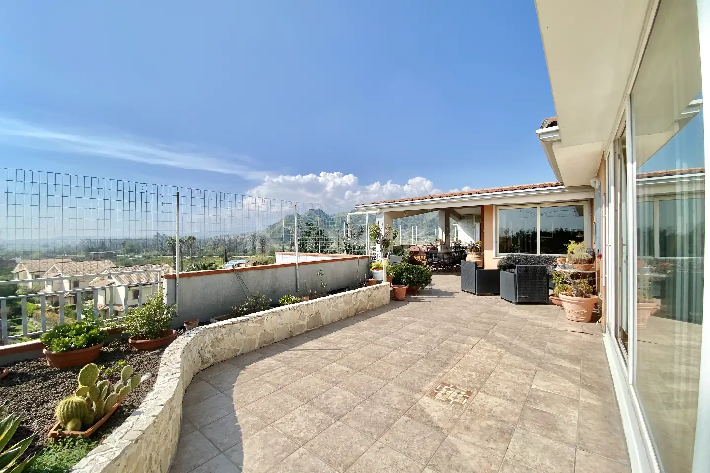 Attico in vendita di 173 mq a €315.000 (rif. 14/2026)