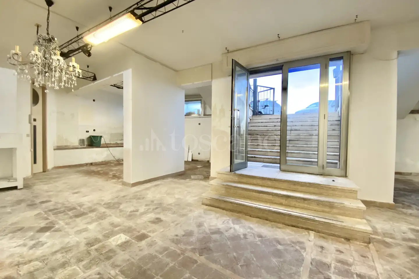 Negozio in vendita di 209 mq a €260.000 (rif. 11/2025)