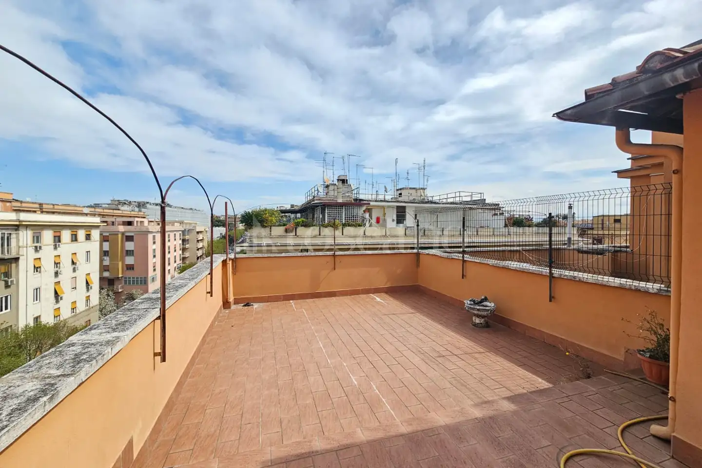 Attico in vendita di 181 mq a €1.085.000 (rif. 17/2026)