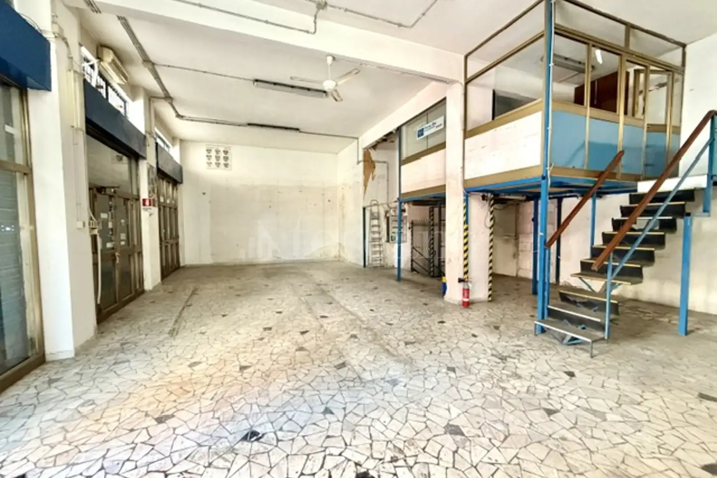 Negozio in vendita di 141 mq a €249.000 (rif. 56/2026)