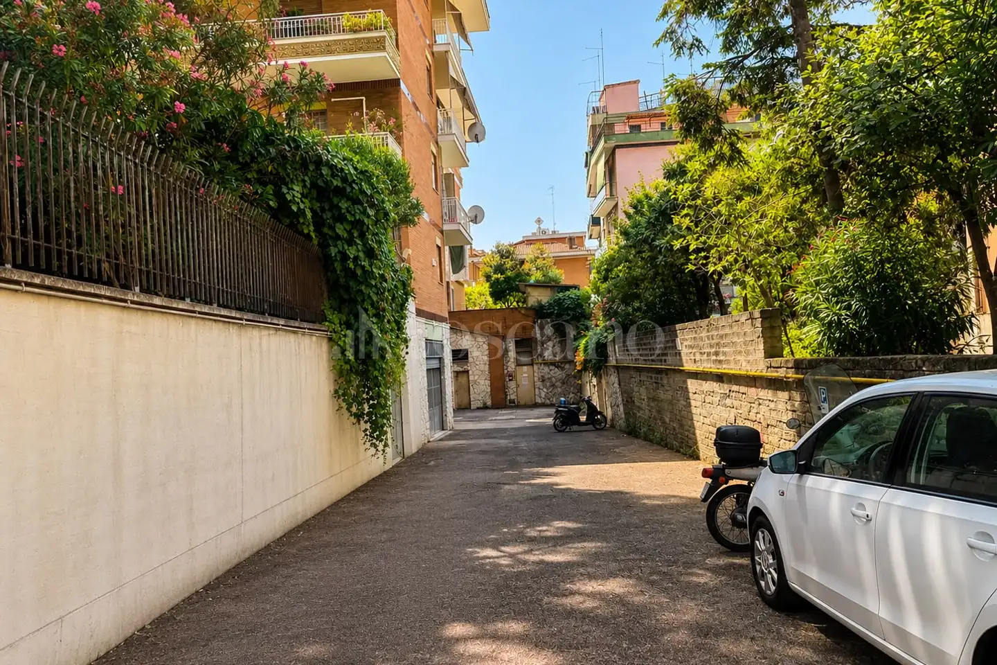 Box in vendita di 22 mq a €49.000 (rif. 31/2026)