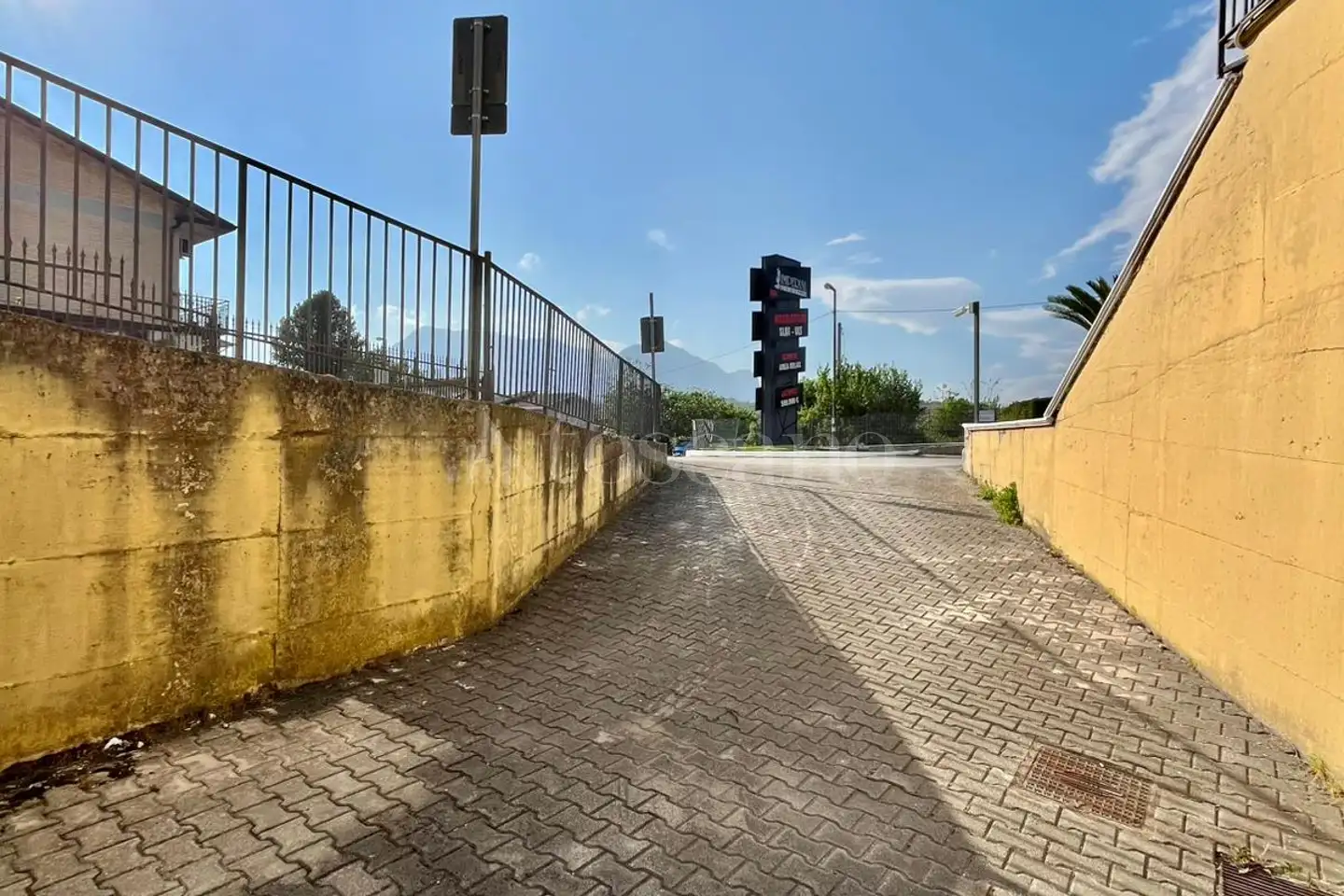 Magazzino in affitto di 400 mq a €1.600 (rif. 35/2026)