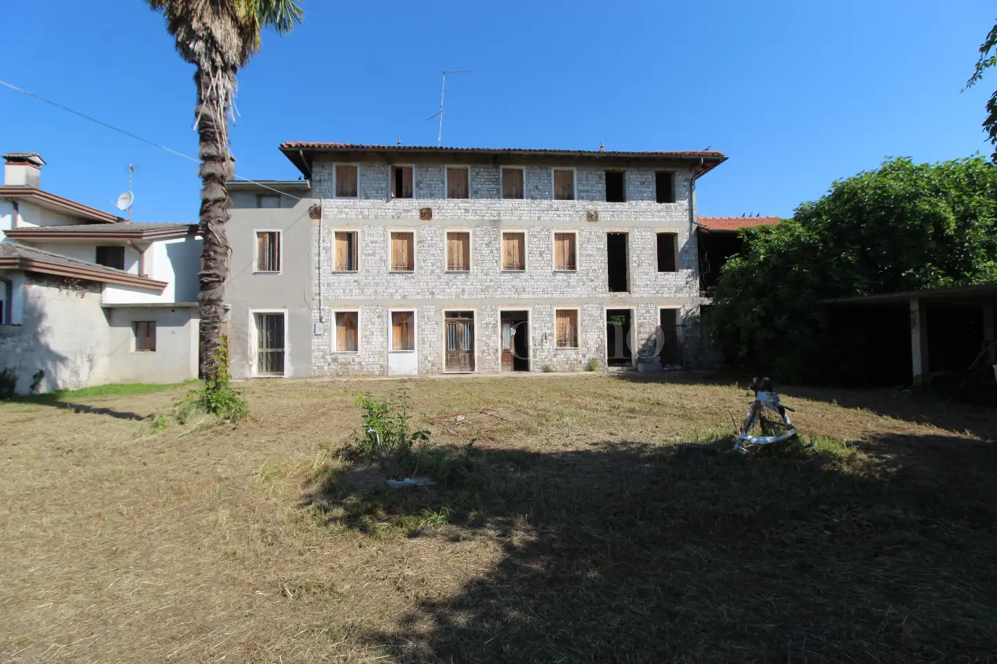 Rustico in vendita di 255 mq a €99.000 (rif. 92/2026)