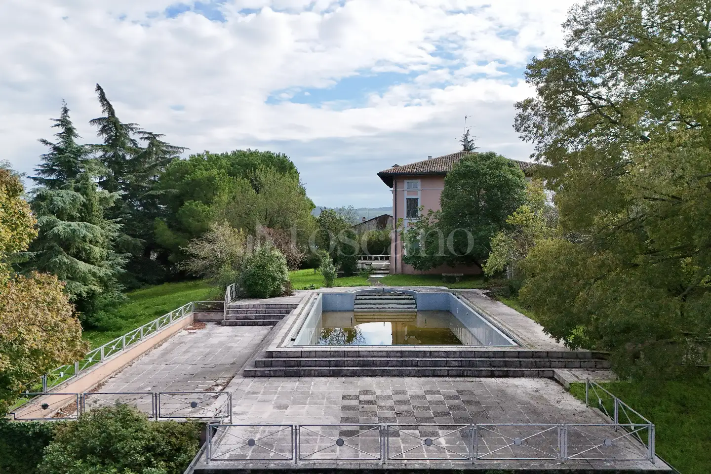 Villa in vendita di 870 mq a €729.000 (rif. 28/2024)