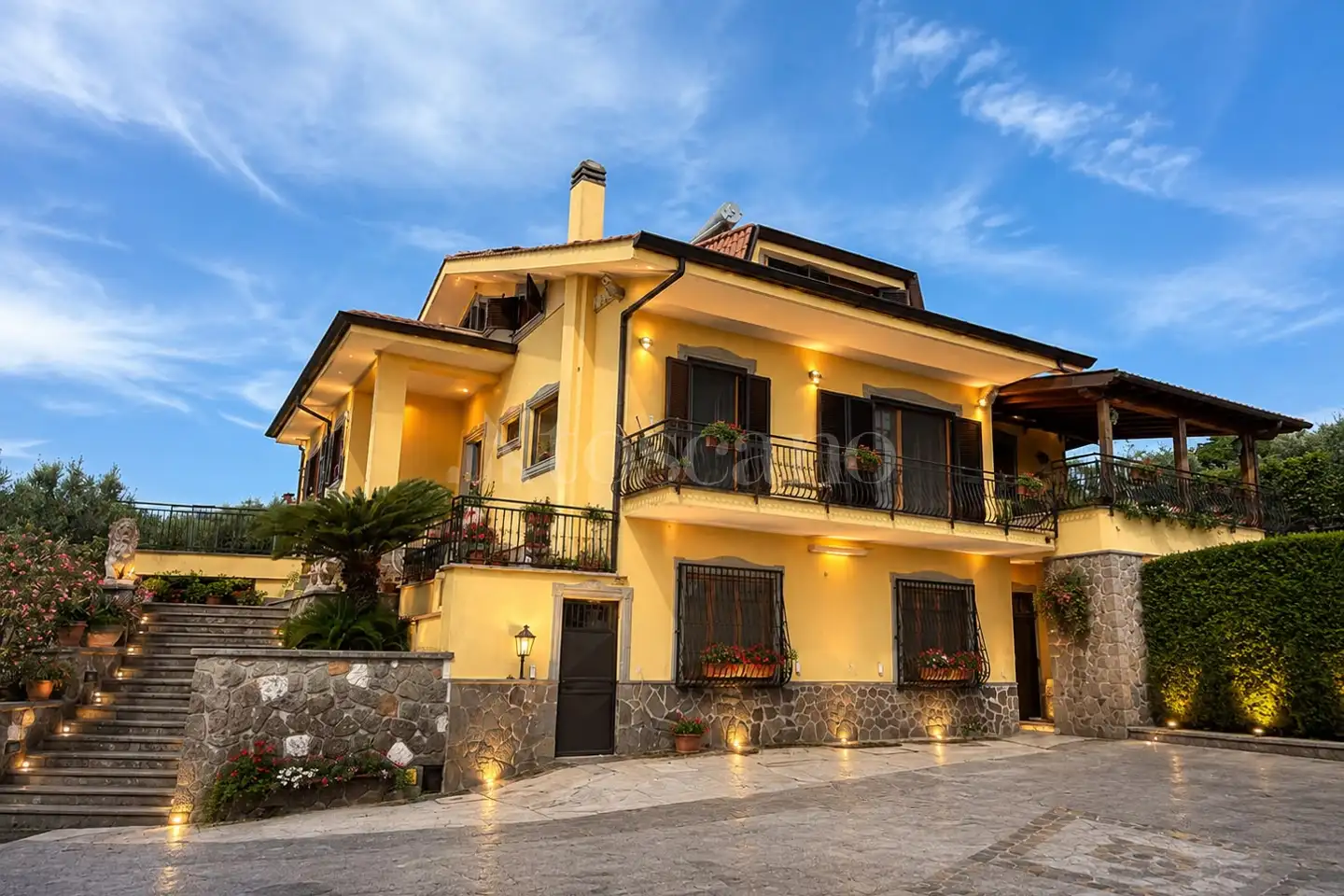 Villa in vendita di 920 mq a €899.000 (rif. 48/2026)