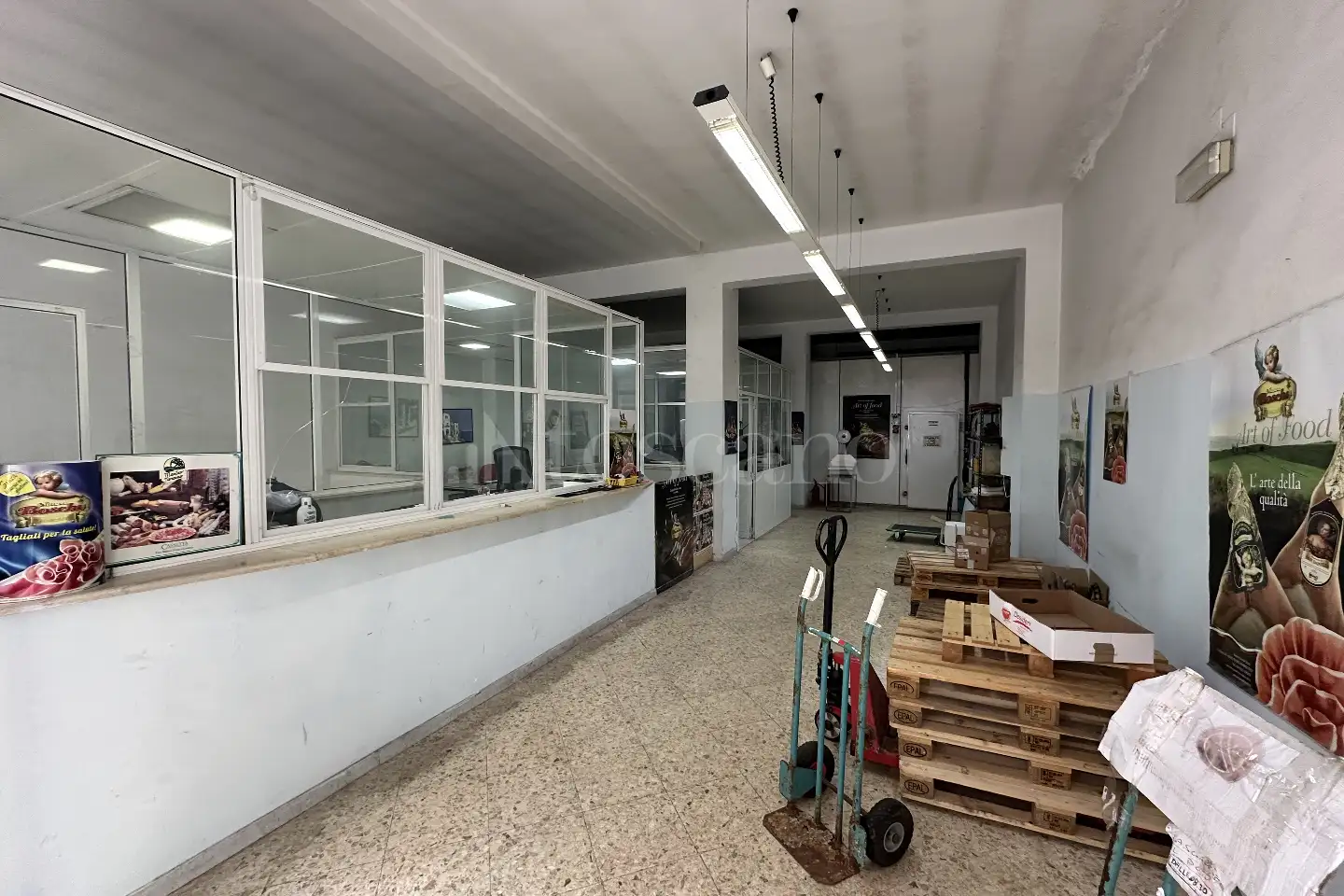 Magazzino in vendita di 230 mq a €235.000 (rif. 22/2026)