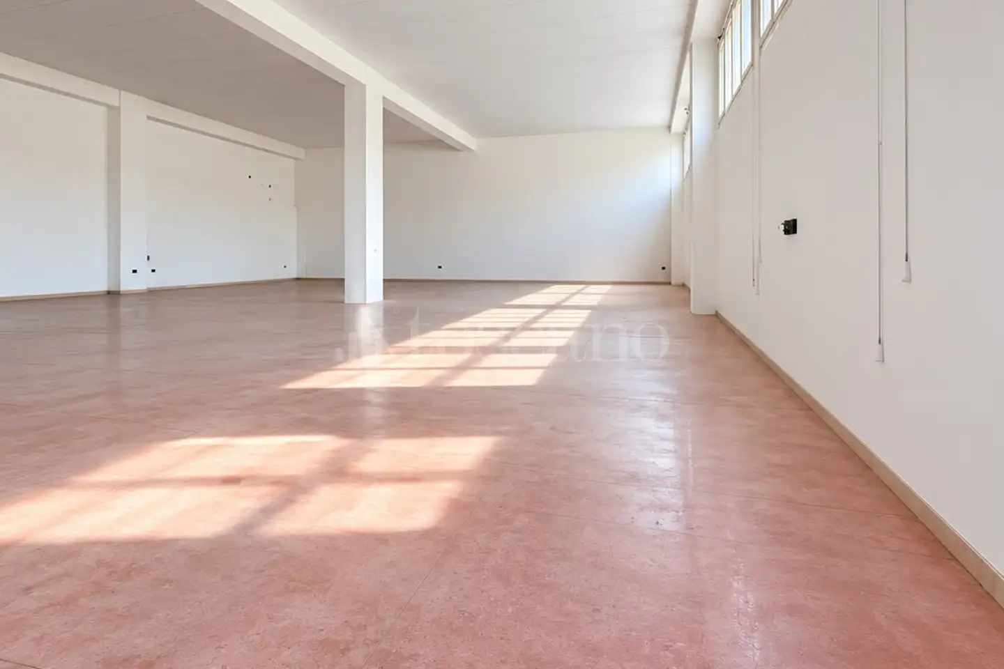 Capannone in vendita di 310 mq a €250.000 (rif. 214/2026)
