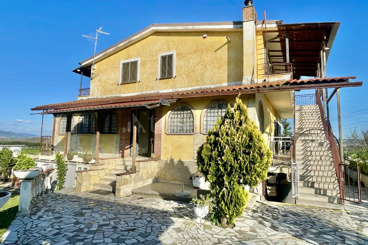 Villa in vendita di 460 mq a €400.000 (rif. 17/2026)