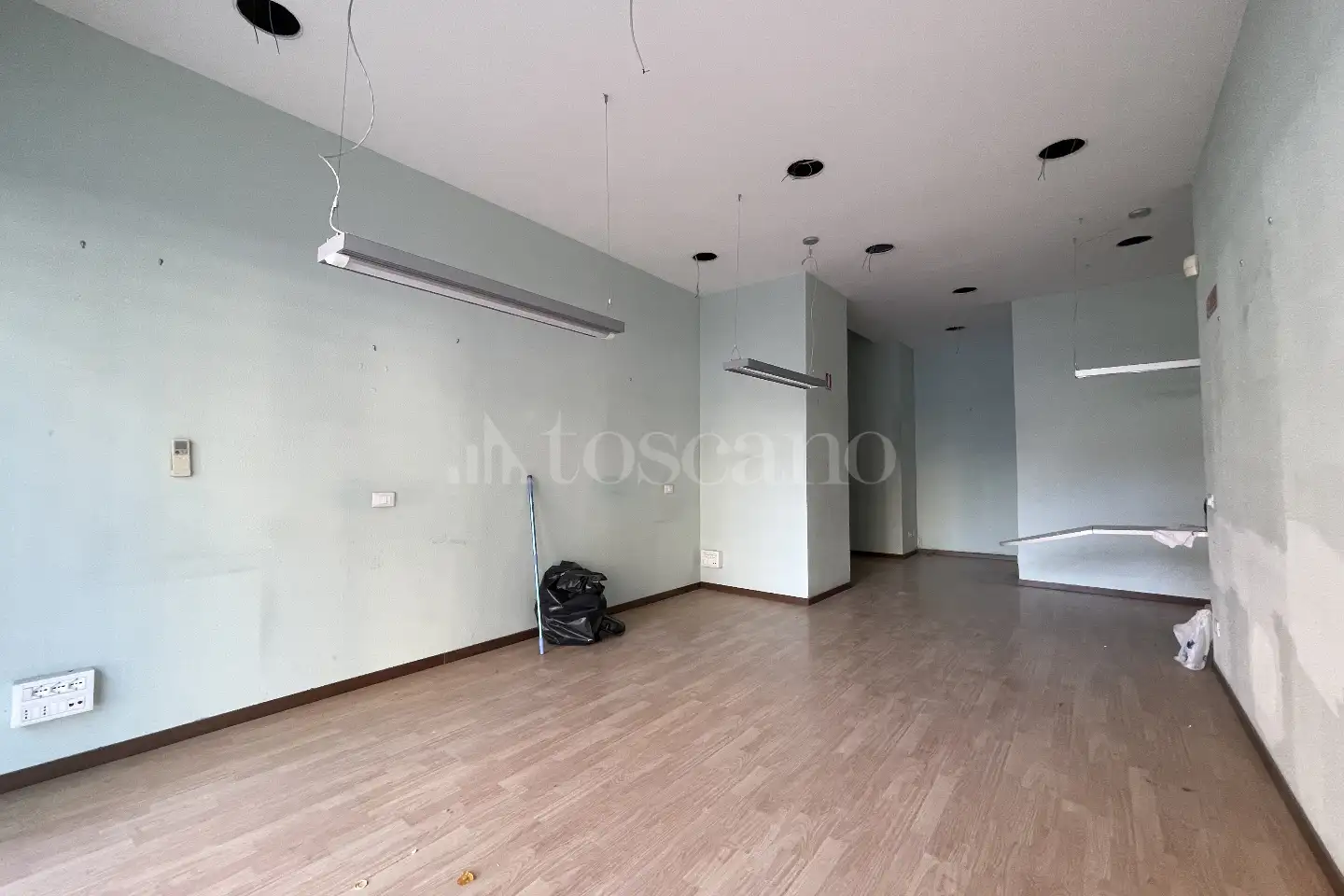 Negozio in affitto di 38 mq a €650 (rif. 7/2024)