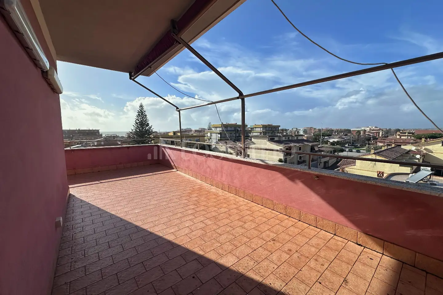 Attico in affitto di 110 mq a €2.100 (rif. 6/2026)