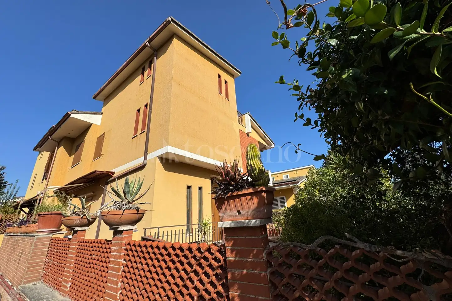 Villa in affitto di 330 mq a €2.300 (rif. 29/2025)