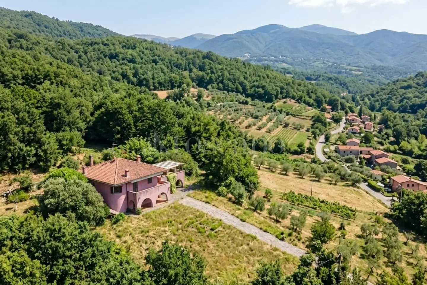Villa in vendita di 200 mq a €780.000 (rif. 38/2026)