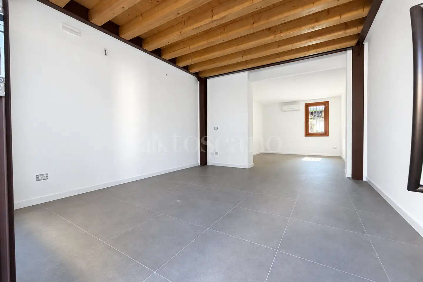 Negozio in affitto di 41 mq a €800 (rif. 27/2026)