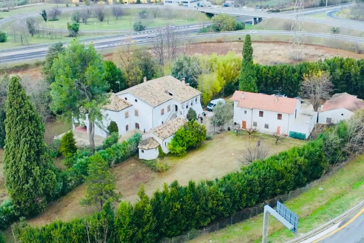 Villa Plurifamiliare in vendita di 25.000 mq a €650.000 (rif. 24/2024)