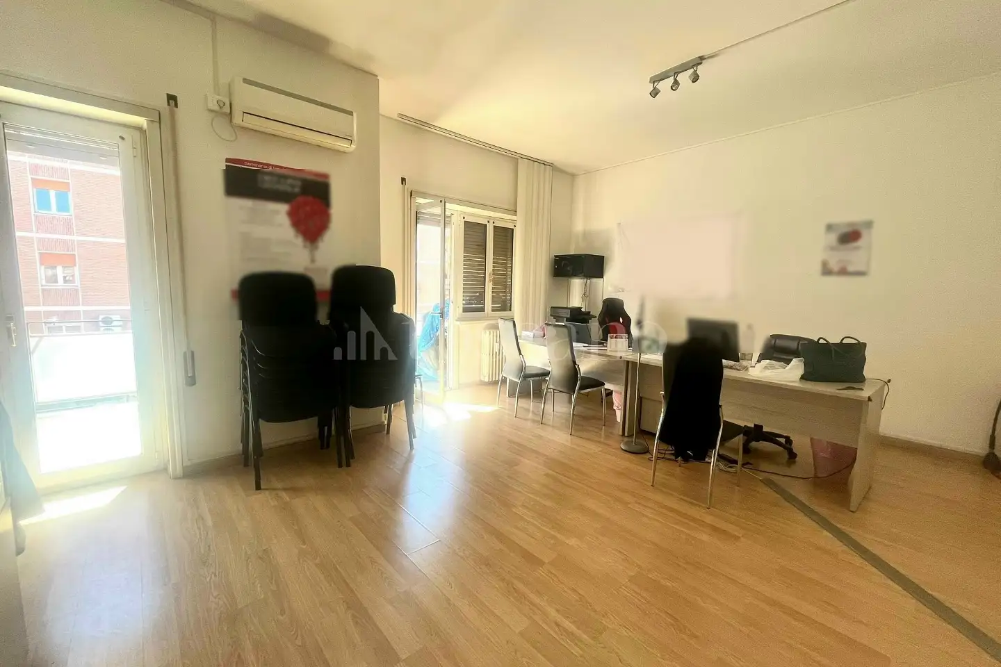 Ufficio in affitto di 90 mq a €1.850 (rif. 11/2026)