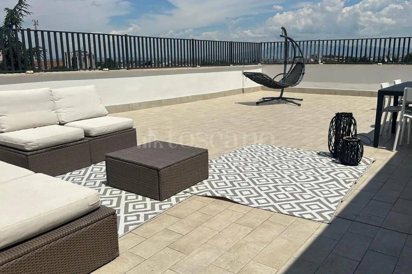 Attico in vendita di 150 mq a €379.000 (rif. 10/2025)