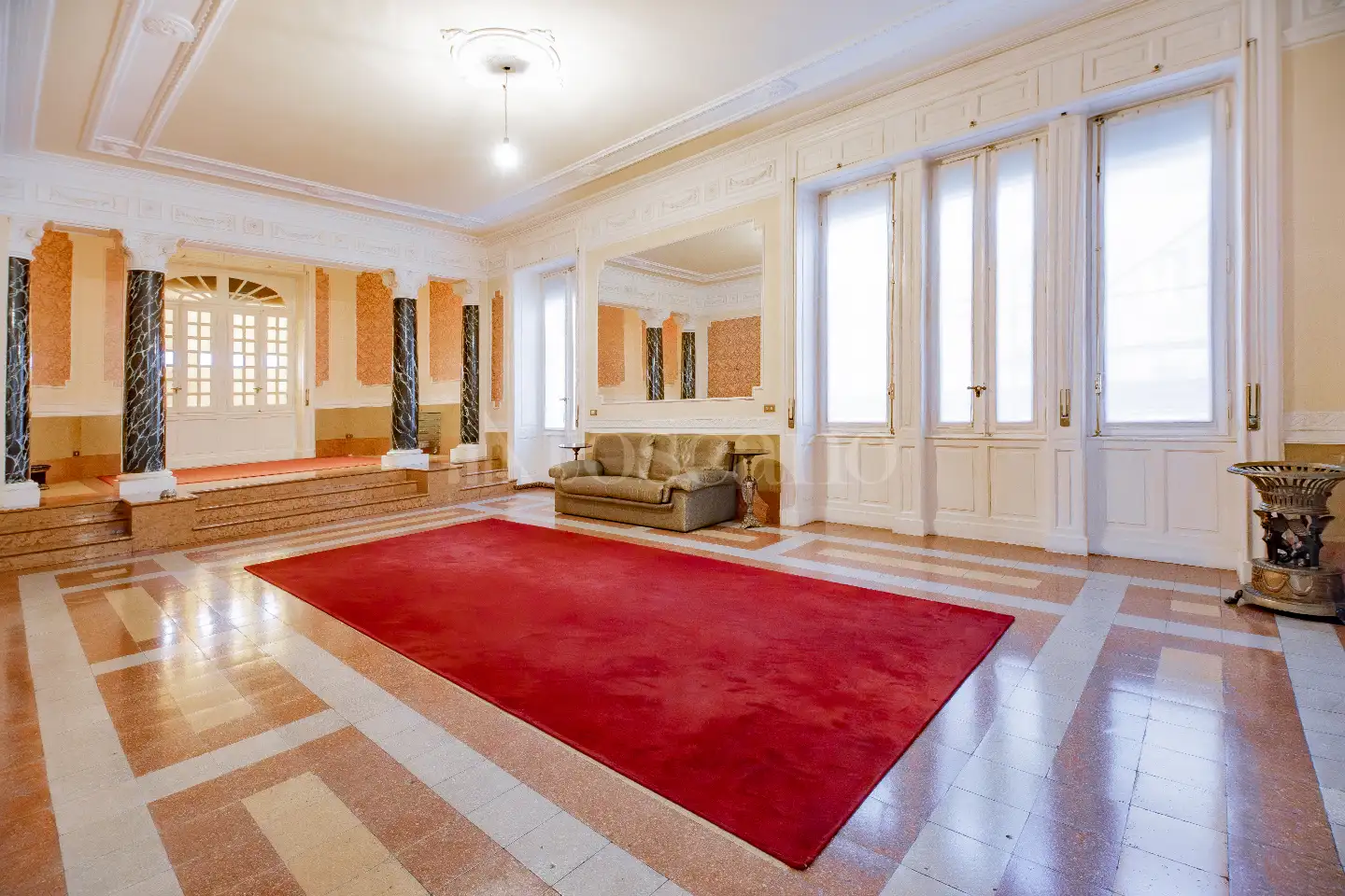 Casa in vendita di 340 mq a €890.000 (rif. 9/2025)