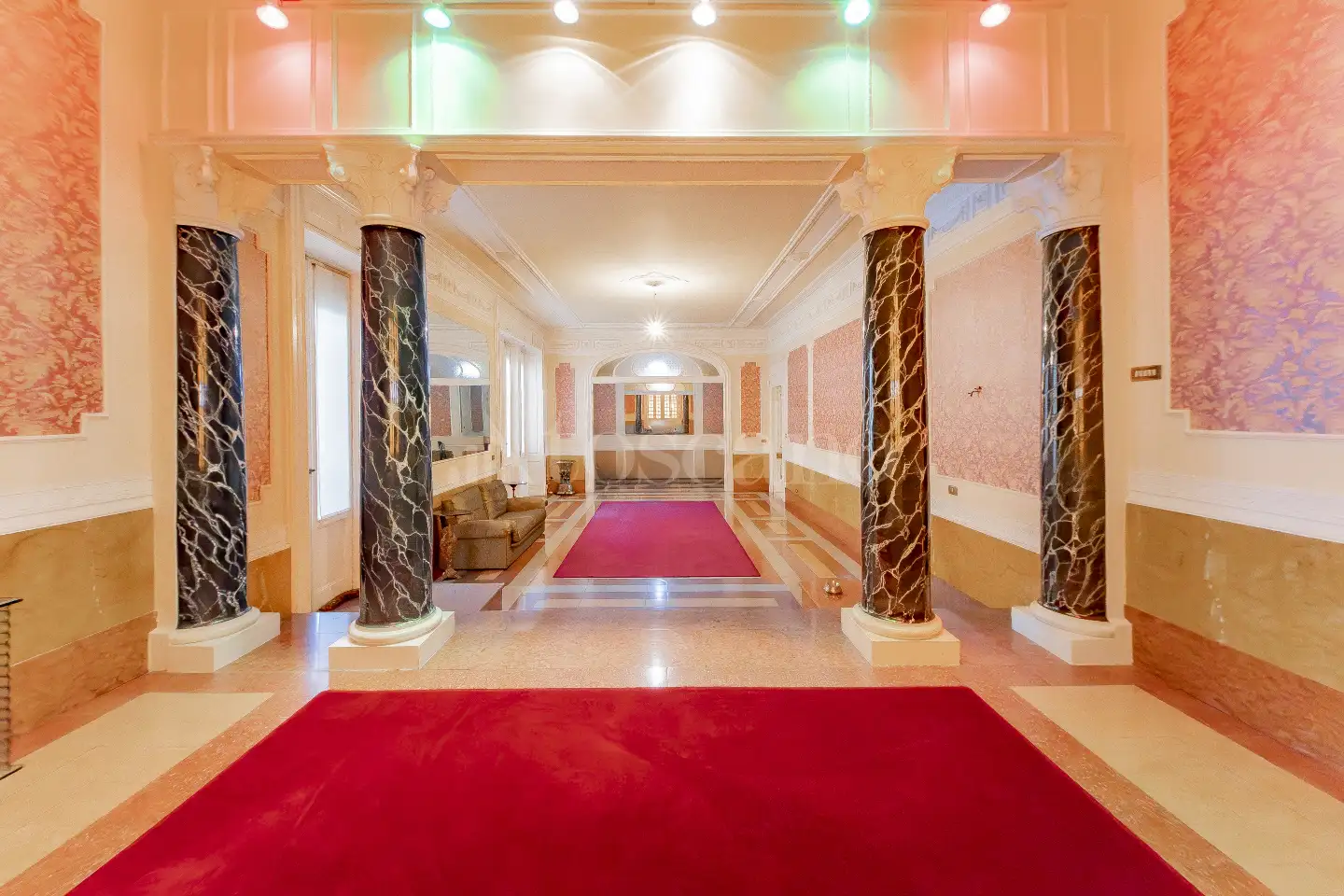 Casa in vendita di 340 mq a €790.000 (rif. 9/2025)