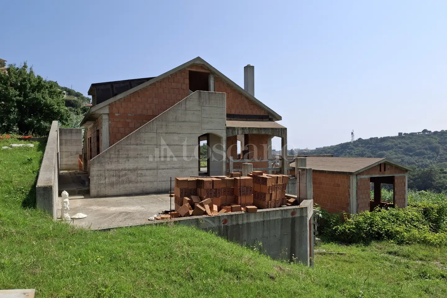Casale in vendita di 400 mq a €500.000 (rif. 2/2025)