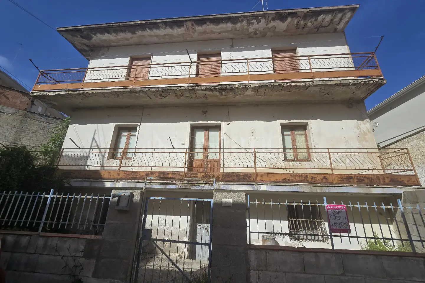 Palazzo in vendita di 328 mq a €265.000 (rif. 61/2026)