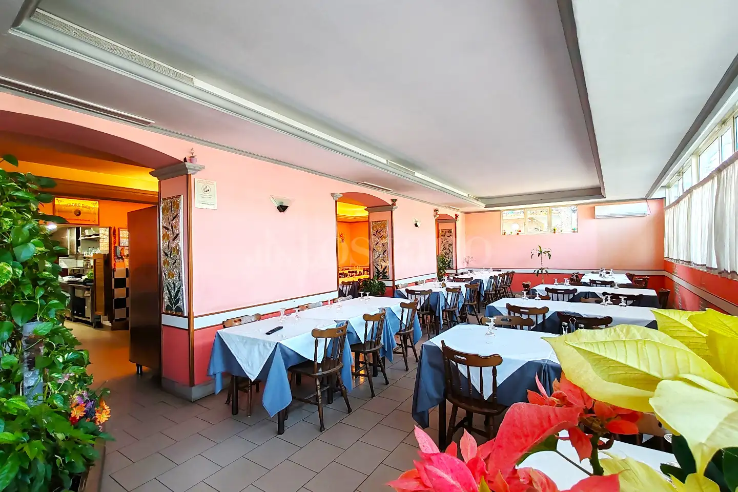 Negozio in affitto di 200 mq a €2.400 (rif. 27/2025)