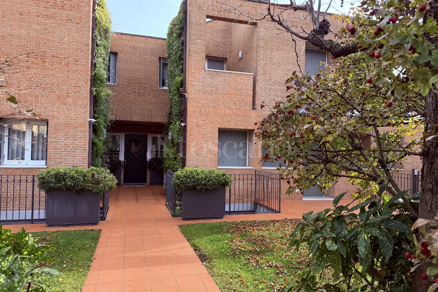 Villa Bifamiliare in vendita di 320 mq a €780.000 (rif. 65/2025)