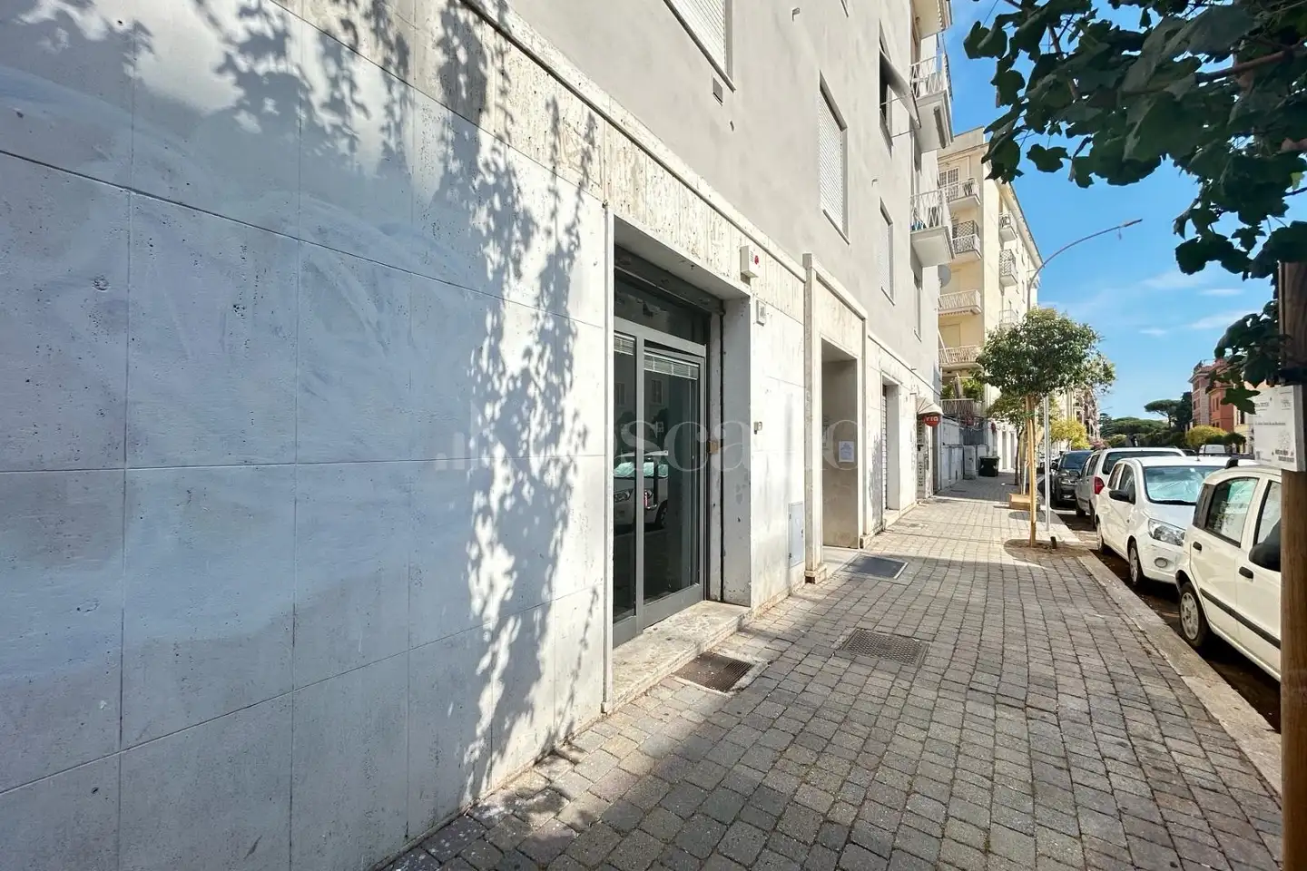 Negozio in affitto di 33 mq a €750 (rif. 20/2026)