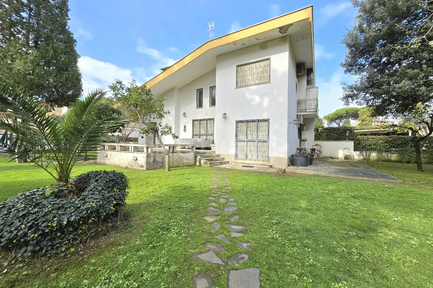 Casa Indipendente in vendita di 130 mq a €819.000 (rif. 5/2026)